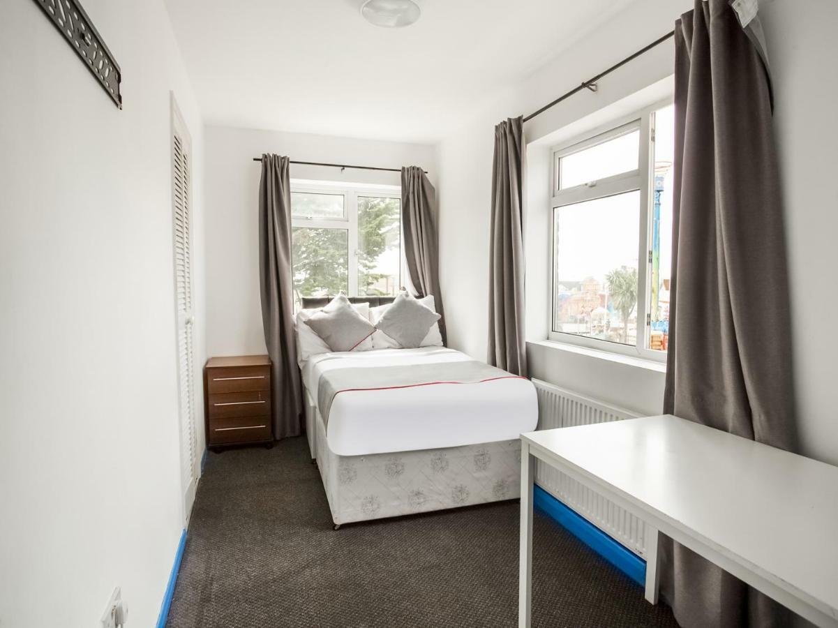 The Clacton Hotel Exteriér fotografie